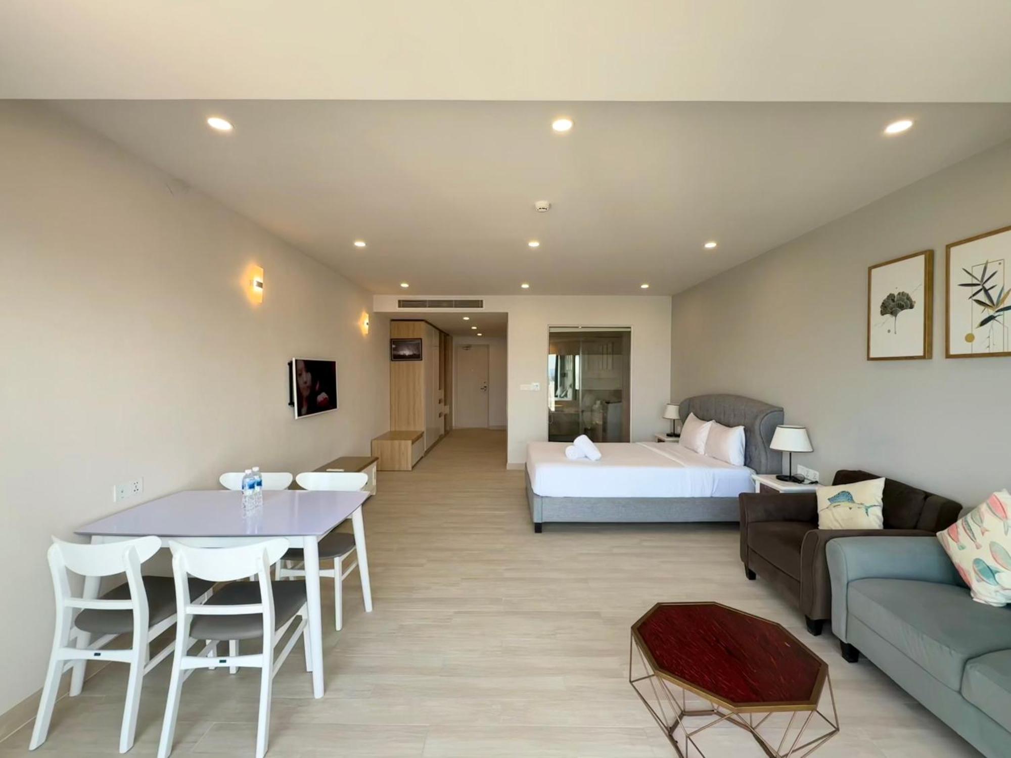 Gold Coast Nha Trang Luxury Apartment - Ocean View Exteriör bild