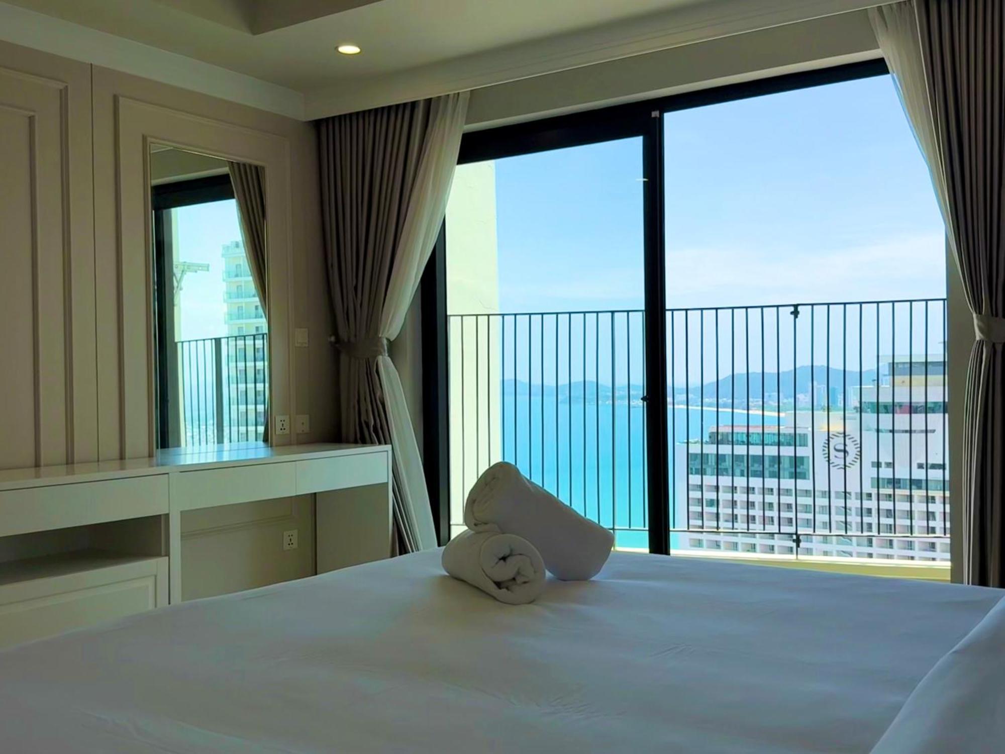 Gold Coast Nha Trang Luxury Apartment - Ocean View Exteriör bild