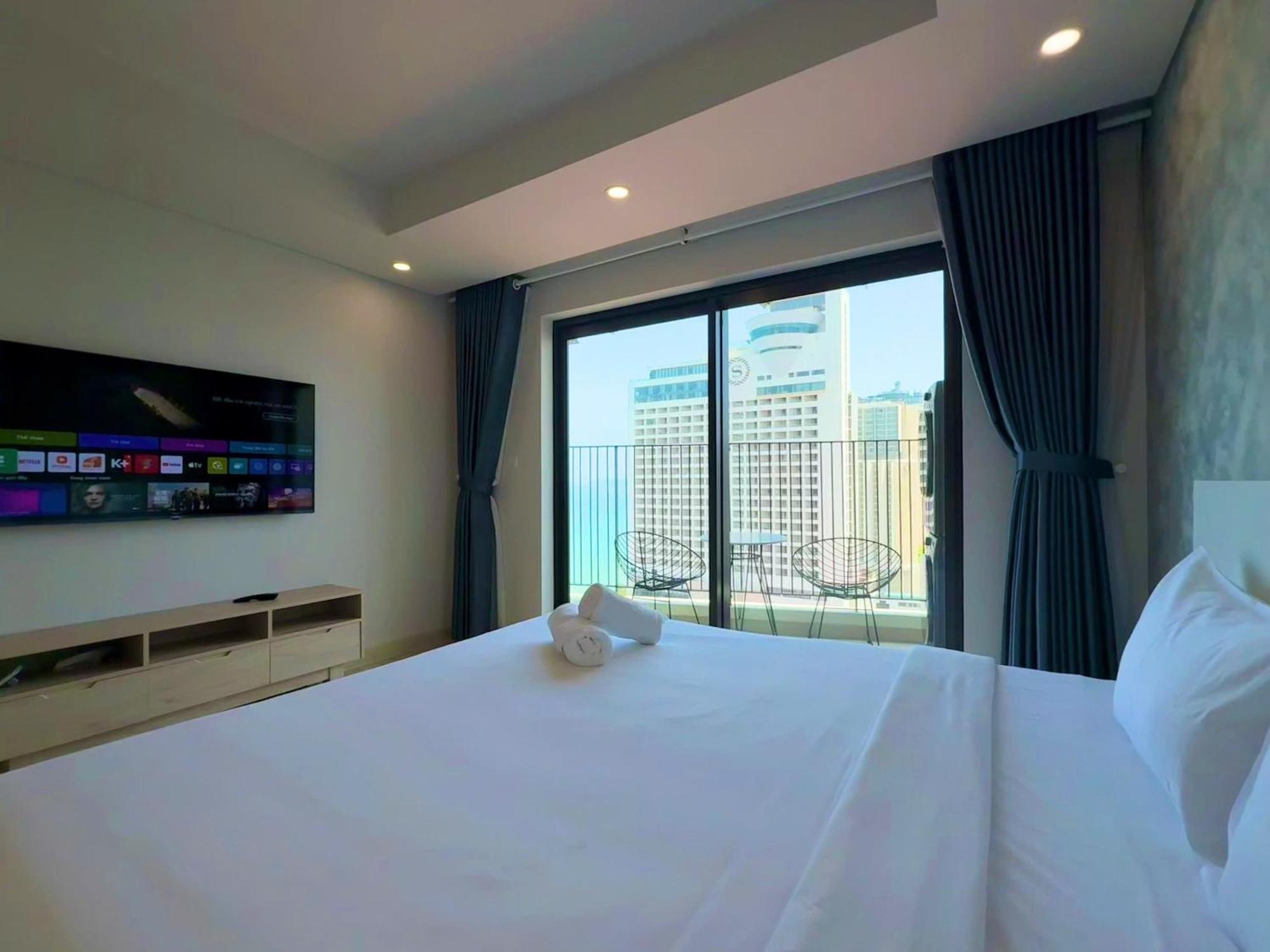 Gold Coast Nha Trang Luxury Apartment - Ocean View Exteriör bild